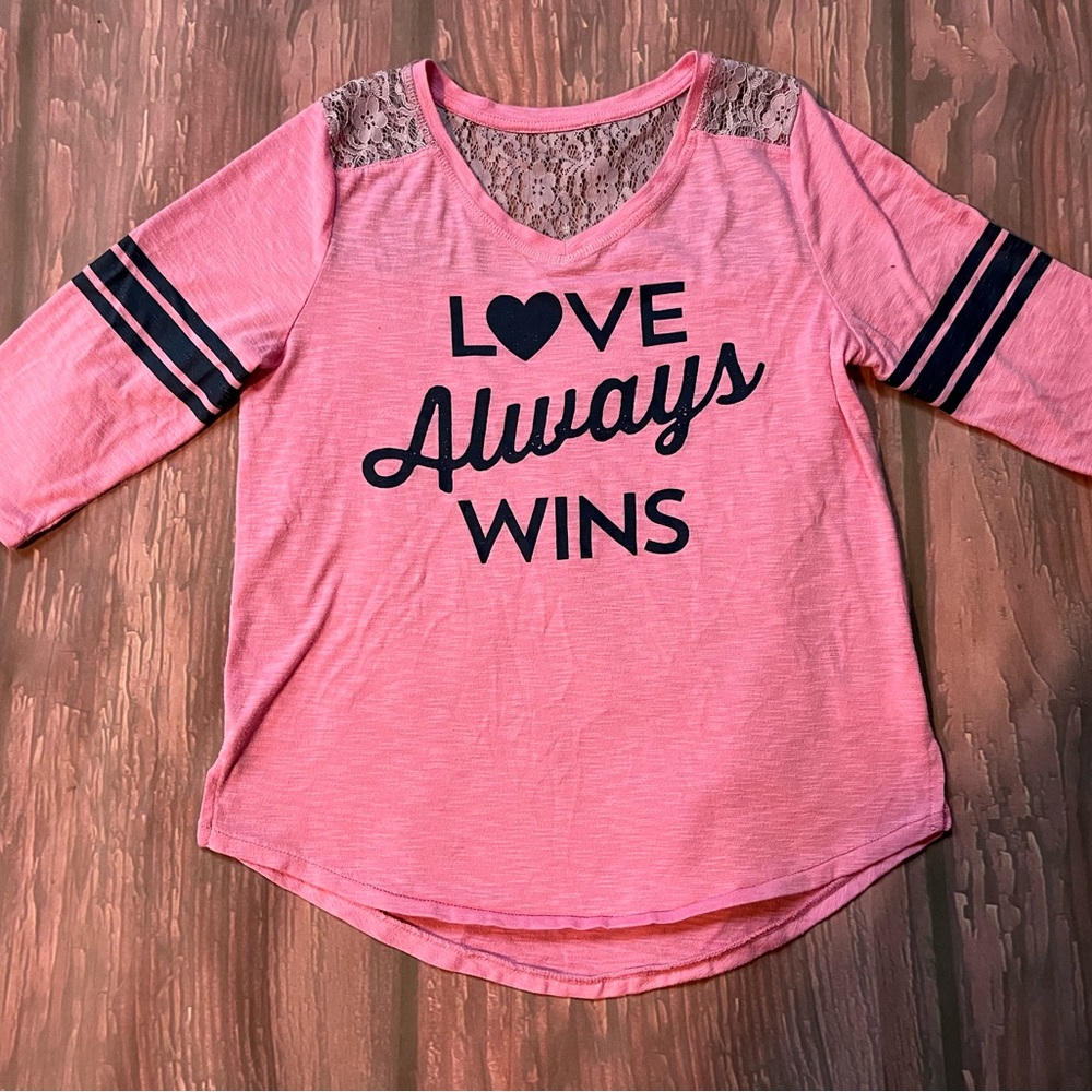 Girl’s casual pre-owned shirt size 16